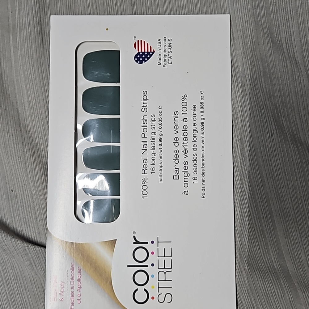 Color Street Nail Strips in 'She's A Trooper'